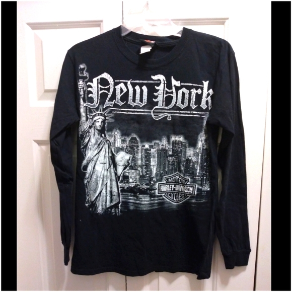 Harley-Davidson Tops - Vintage Harley Davidson T-Shirt with New York City Graphic in Black-Size S